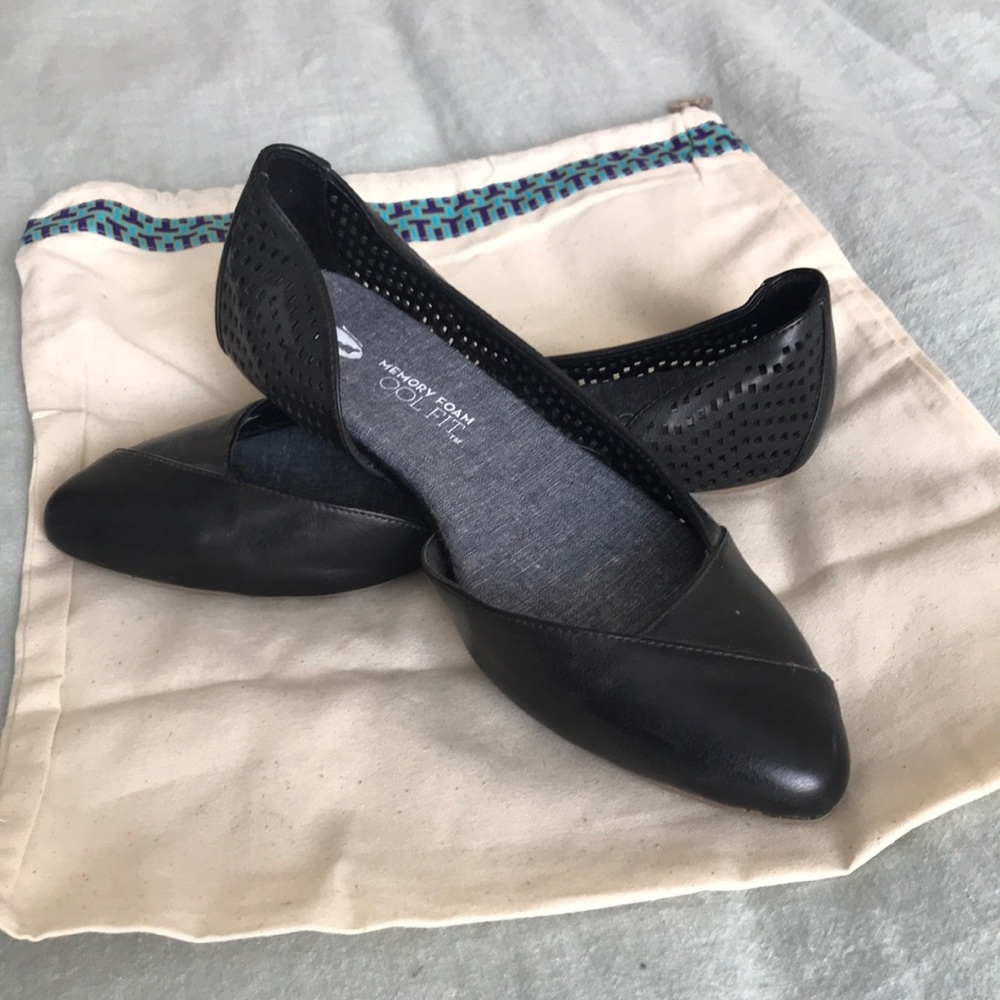 Black memory foam flats